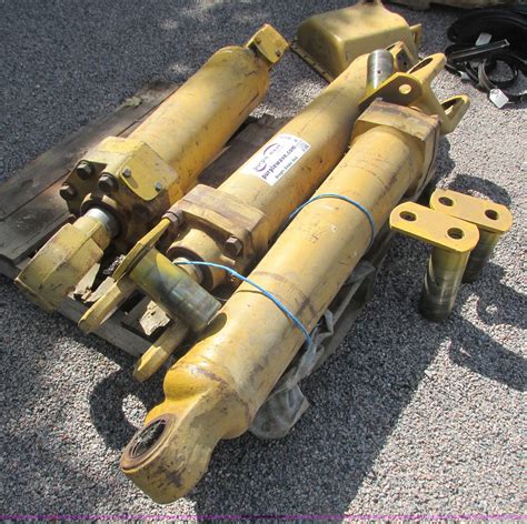 cat skid steer hydraulic cylinder lock|caterpillar hydraulic cylinders.